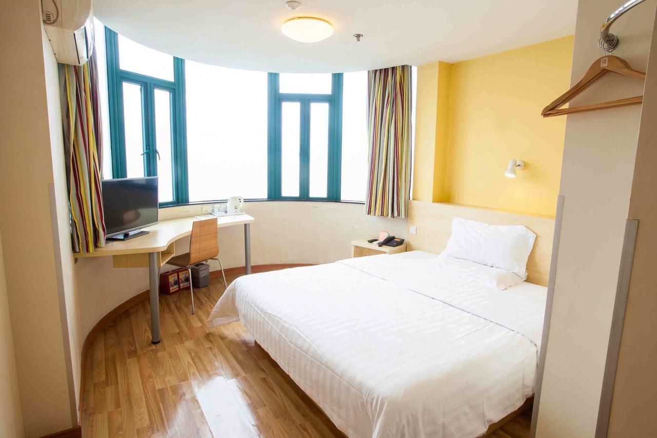 7Days Inn Yunfu Luoding Central Værelse billede