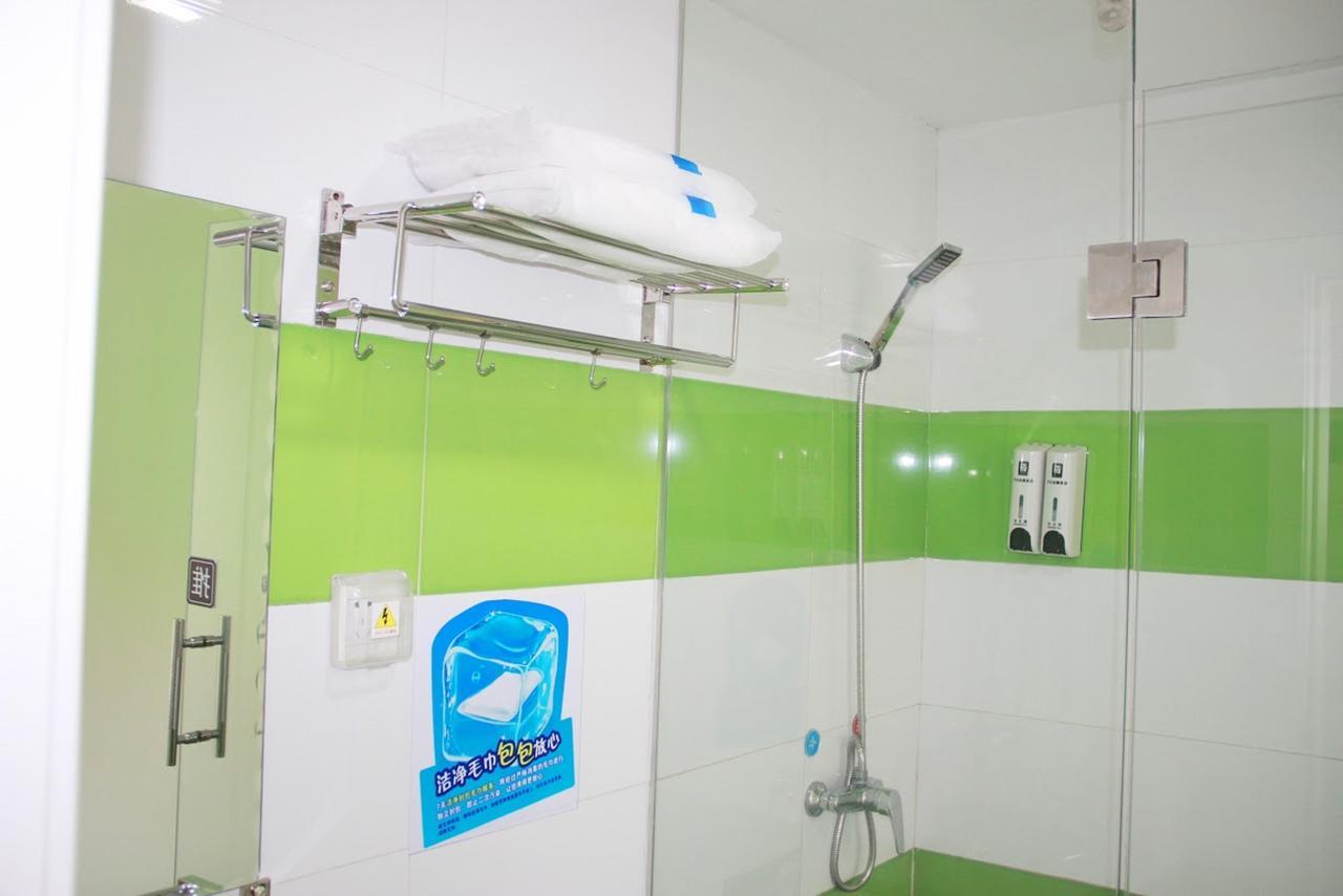 7Days Inn Yunfu Luoding Central Eksteriør billede